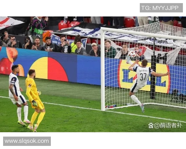 热刺与曼城激战正酣比分悬念引发球迷热议